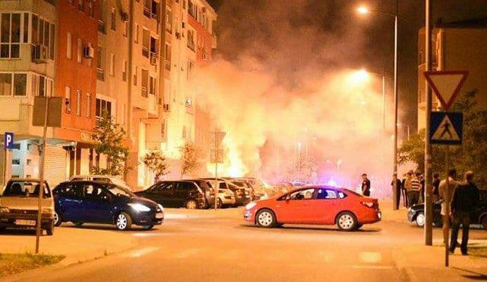 Zapaljeni automobili u Bloku 9 Zapaljeni automobili u Bloku 9