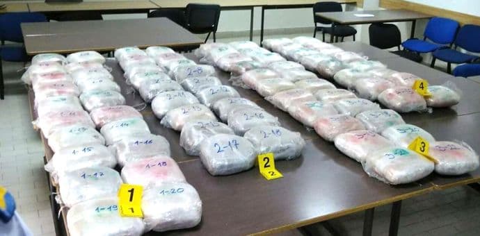 Crnogorci pali u BiH zbog šverca marihuane Crnogorci pali u BiH zbog šverca marihuane