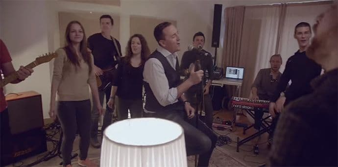 Dva nova spota Sergeja Ćetkovića pred nastup na 9. CMC festivalu Dva nova spota Sergeja Ćetkovića pred nastup na 9. CMC festivalu