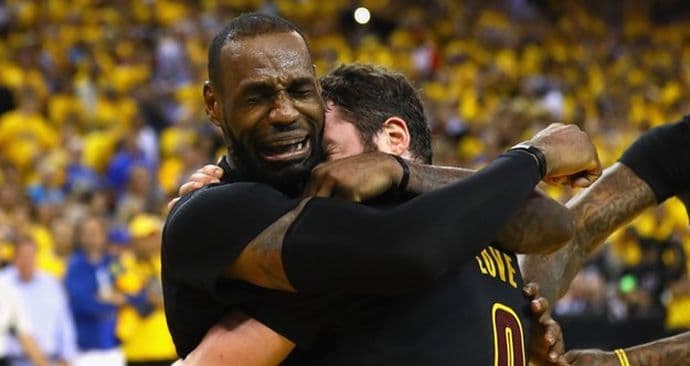 Pogledajte trojku Lebrona kojom je ispisana istorija Pogledajte trojku Lebrona kojom je ispisana istorija