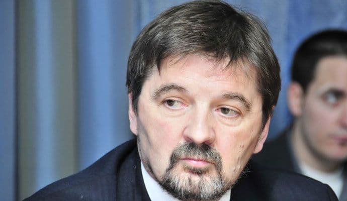 Vuković: „Politika“ ponovo u prvim borbenim redovima Vuković: „Politika“ ponovo u prvim borbenim redovima