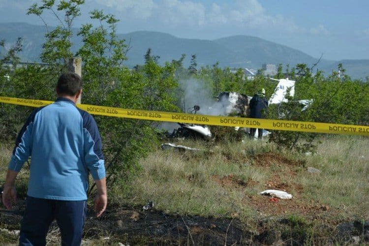 Istraga u Mostaru: Pilot doživio srčani udar, djeca ispala iz aviona Istraga u Mostaru: Pilot doživio srčani udar, djeca ispala iz aviona