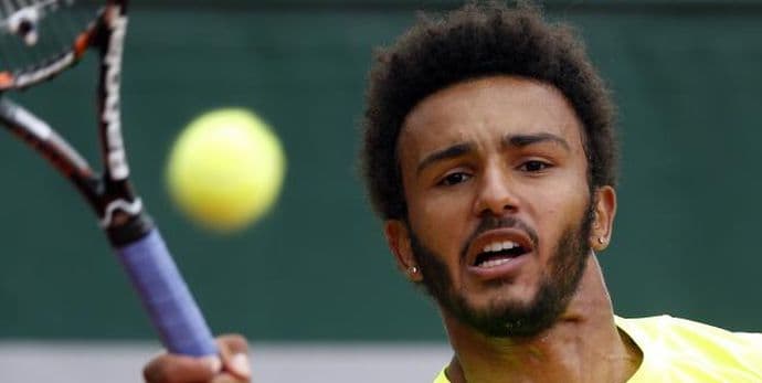 VIDEO: Teniser izbačen s RG – uhvatio novinarku za grudi VIDEO: Teniser izbačen s RG – uhvatio novinarku za grudi