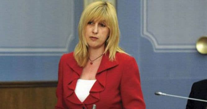 Jonica izlazi na crtu Šćekiću? Jonica izlazi na crtu Šćekiću?