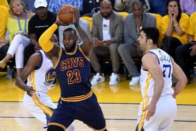 VIDEO: Voriorsi pregazili Kavalirse u prvom meču finala VIDEO: Voriorsi pregazili Kavalirse u prvom meču finala