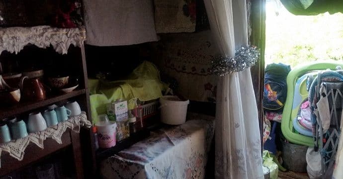 Potrebna pomoć za devetočlanu porodicu koja živi u siromaštvu Potrebna pomoć za devetočlanu porodicu koja živi u siromaštvu