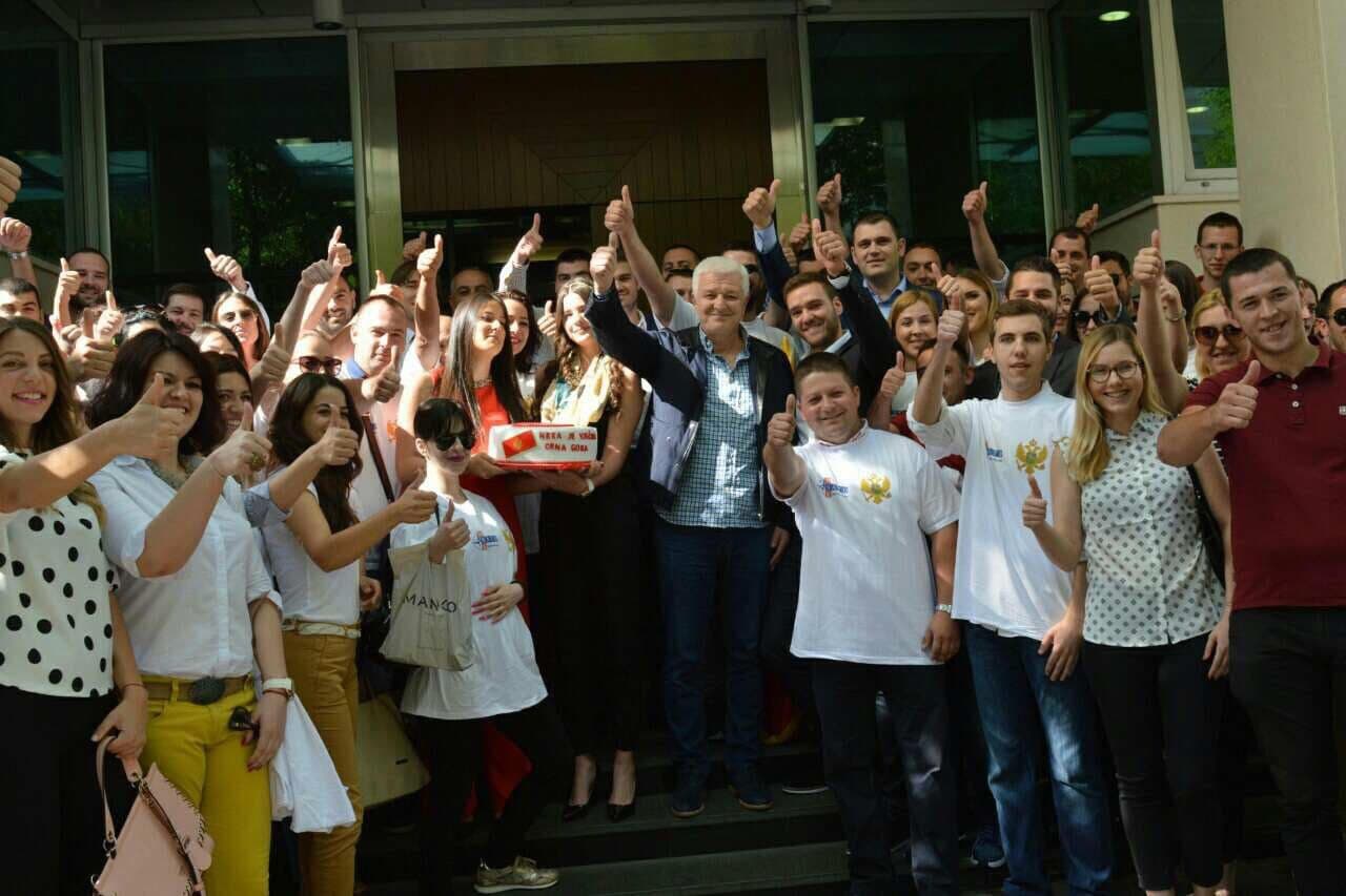 Mladi DPS-a dočekali Markovića (VIDEO) Mladi DPS-a dočekali Markovića (VIDEO)