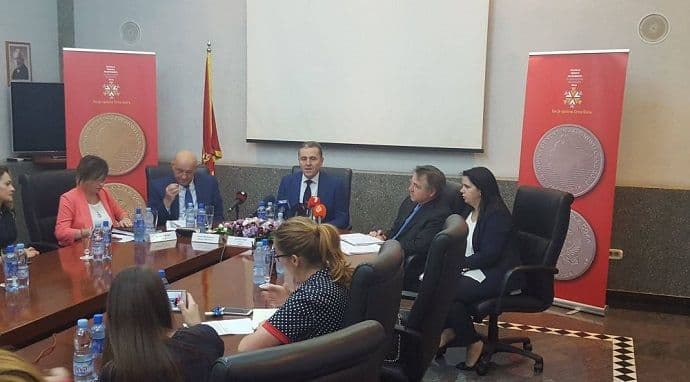 Radunović: Ovo su mjere sa mjerom; MMF: Bez mjera štednje nastupila bi dužnička kriza Radunović: Ovo su mjere sa mjerom; MMF: Bez mjera štednje nastupila bi dužnička kriza