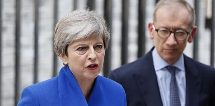 Mej: Formiraću novu vladu Mej: Formiraću novu vladu