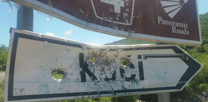 Putokaz u Kučima na meti vandala Putokaz u Kučima na meti vandala