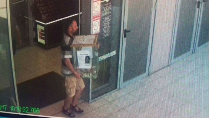 Kotor: Osumnjičen da je ukrao kutiju za liječenje dječaka (FOTO) Kotor: Osumnjičen da je ukrao kutiju za liječenje dječaka (FOTO)