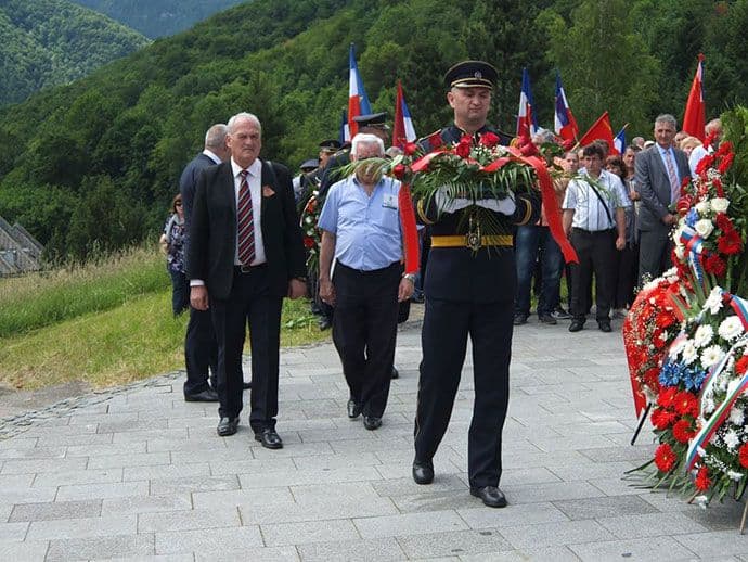 Na Tjentištu obilježena godišnjica bitke na Sutjesci Na Tjentištu obilježena godišnjica bitke na Sutjesci