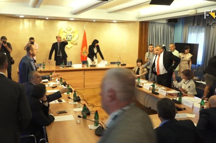 O INCIDENTU U SKUPŠTINI: Nedostojno ponašanje mora se zaustaviti O INCIDENTU U SKUPŠTINI: Nedostojno ponašanje mora se zaustaviti