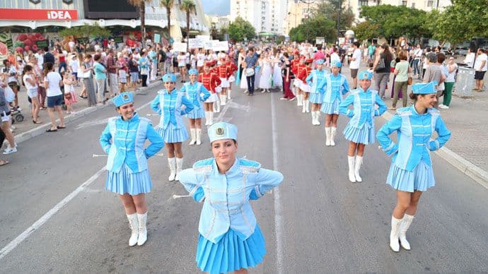 Otvoren 30. Barski ljetopis: Više stotina ljudi u gradskom defileu Otvoren 30. Barski ljetopis: Više stotina ljudi u gradskom defileu