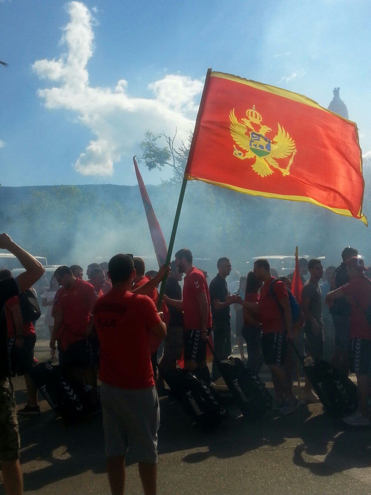 Srdačan doček rukometaša u Tivtu (FOTO) Srdačan doček rukometaša u Tivtu (FOTO)