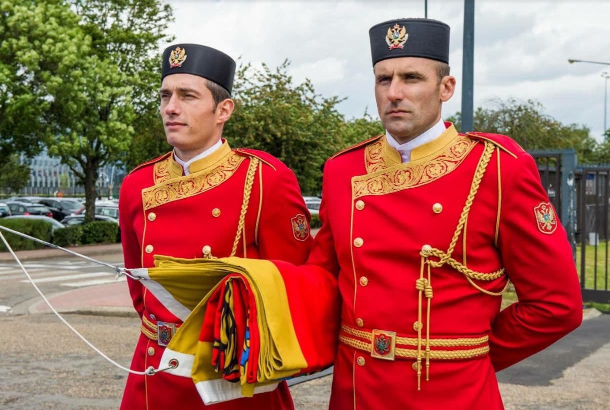 PORUČNIK MILIJA ČABARKAPA : Podizanje zastave pred sjedištem NATO, pružilo mi je istinski uzvišen osjećaj PORUČNIK MILIJA ČABARKAPA : Podizanje zastave pred sjedištem NATO, pružilo mi je istinski uzvišen osjećaj