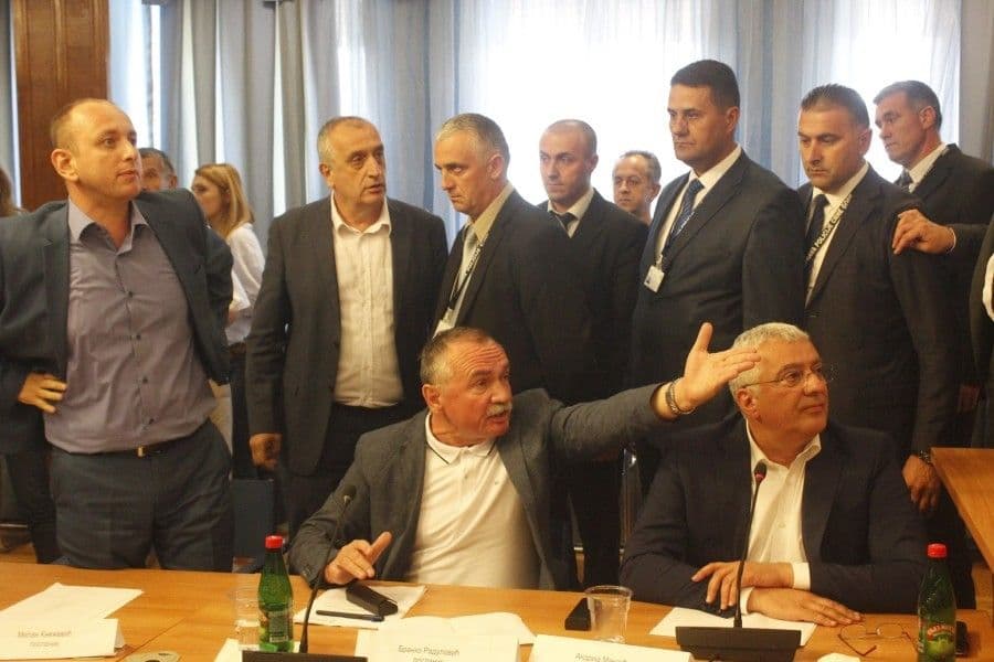 SEKULOVIĆ: Kodeks bez sankcija za poslanike SEKULOVIĆ: Kodeks bez sankcija za poslanike