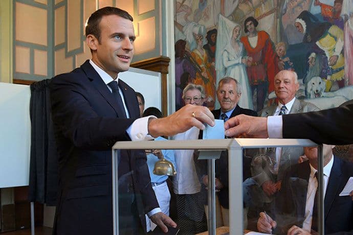 Makronov pokret imaće apsolutnu većinu u parlamentu Makronov pokret imaće apsolutnu većinu u parlamentu