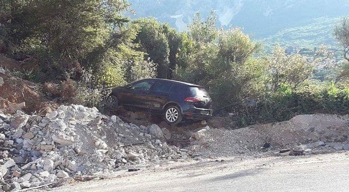 Automobilom izletio sa puta Budva - Cetinje (Foto) Automobilom izletio sa puta Budva - Cetinje (Foto)