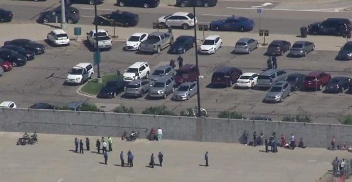 Panika u Mičigenu: Evakuisan aerodrom, izboden policajac Panika u Mičigenu: Evakuisan aerodrom, izboden policajac