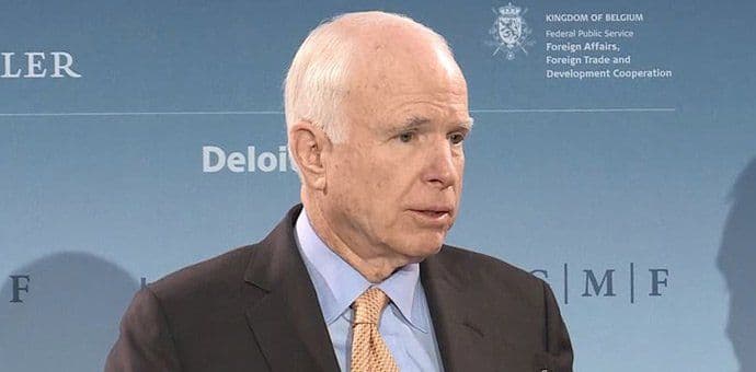 Preminuo senator Džon Mekejn Preminuo senator Džon Mekejn