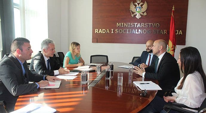 Crna Gora lider u procesu deinstitucionalizacije djece do tri godine Crna Gora lider u procesu deinstitucionalizacije djece do tri godine