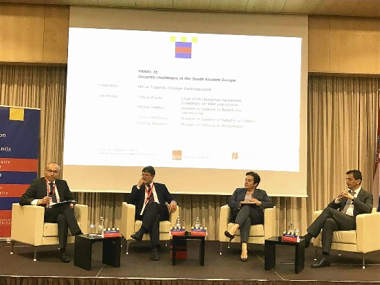 Bošković: Evidentna potreba Moskve da vrši uticaj na politiku Crne Gore Bošković: Evidentna potreba Moskve da vrši uticaj na politiku Crne Gore