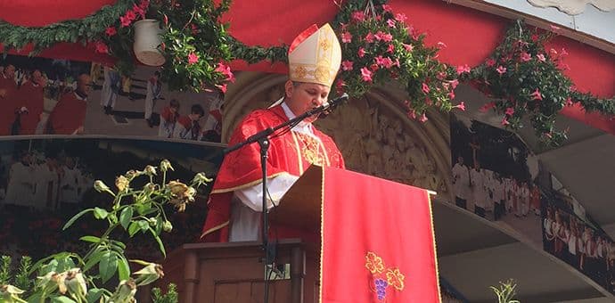 Sedamdesetogodišnjak uhapšen zbog Facebook komentara o biskupu Sedamdesetogodišnjak uhapšen zbog Facebook komentara o biskupu