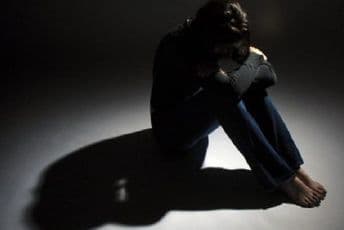 Naučnici upozoravaju: Postoji veza između produženog kovida i samoubistva Naučnici upozoravaju: Postoji veza između produženog kovida i samoubistva