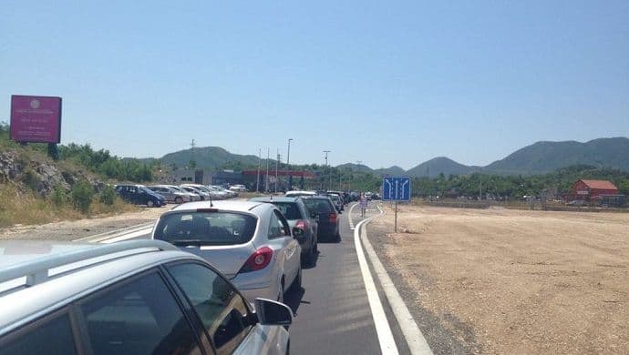 Put CT-BD: U udesu povrijeđeno četvoro, saobraća se jednom trakom Put CT-BD: U udesu povrijeđeno četvoro, saobraća se jednom trakom