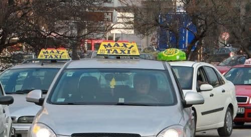 Maksi taksi kažnjen sa 3,8 hiljada eura Maksi taksi kažnjen sa 3,8 hiljada eura