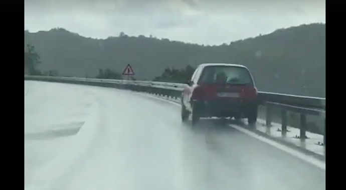 Budva - Cetinje: Vozio bez ikakve kontrole (Video) Budva - Cetinje: Vozio bez ikakve kontrole (Video)