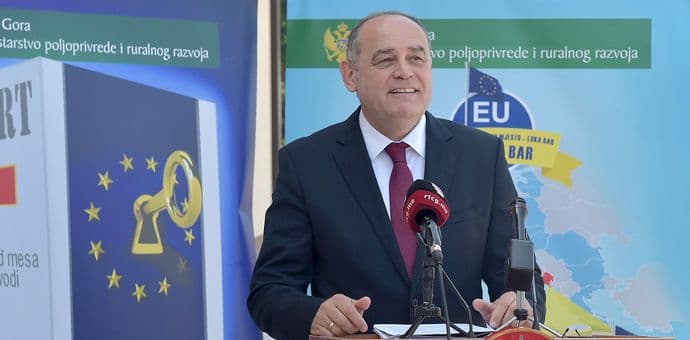 Simović: Spriječen uvoz 200 tona hrane u CG zbog visokog sadržaja pesticida Simović: Spriječen uvoz 200 tona hrane u CG zbog visokog sadržaja pesticida