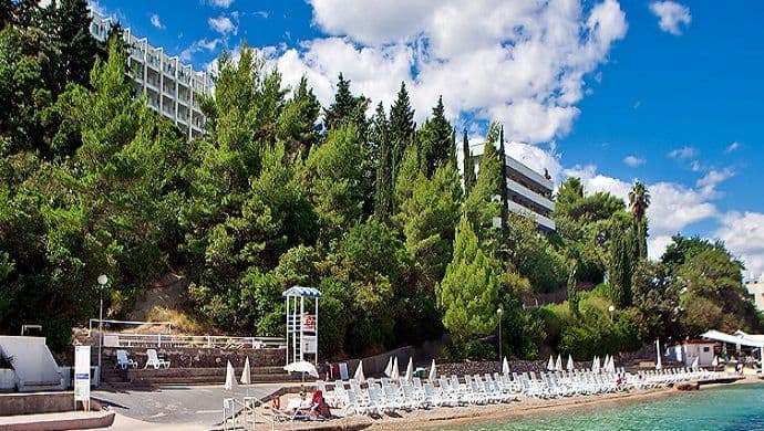 Klub Rivijera: Radnici i dalje bez odgovora o statusu i potraživanjima Klub Rivijera: Radnici i dalje bez odgovora o statusu i potraživanjima