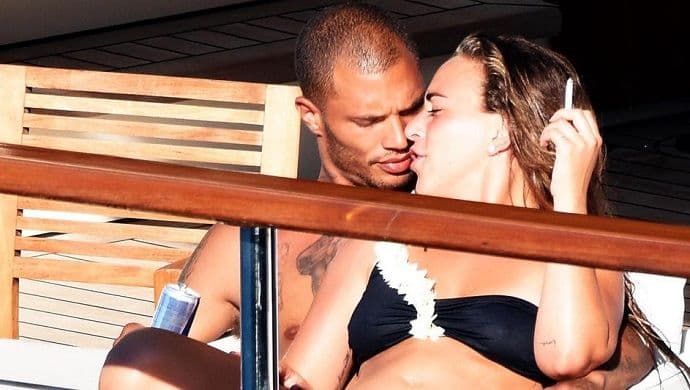 Seksi bivši zatvorenik uhvaćen kako vara ženu s milionerkom Seksi bivši zatvorenik uhvaćen kako vara ženu s milionerkom