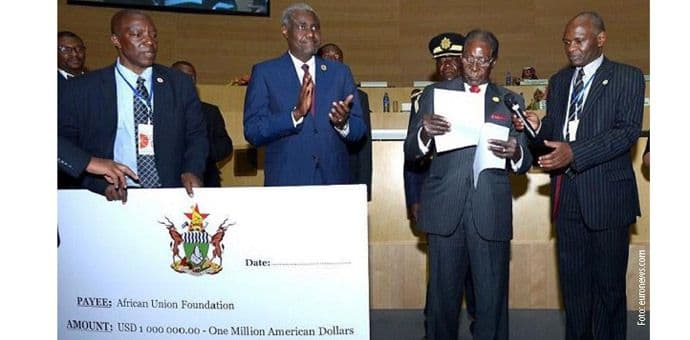 Predsjednik Zimbabvea prodaje krave da bi finansirao Afričku uniju Predsjednik Zimbabvea prodaje krave da bi finansirao Afričku uniju