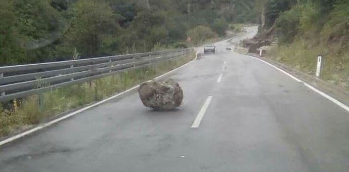 Stijena pala na put Berane – Lubnice Stijena pala na put Berane – Lubnice