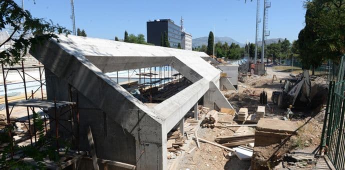 Počelo postavljanje krova na bazenu SC Morača Počelo postavljanje krova na bazenu SC Morača