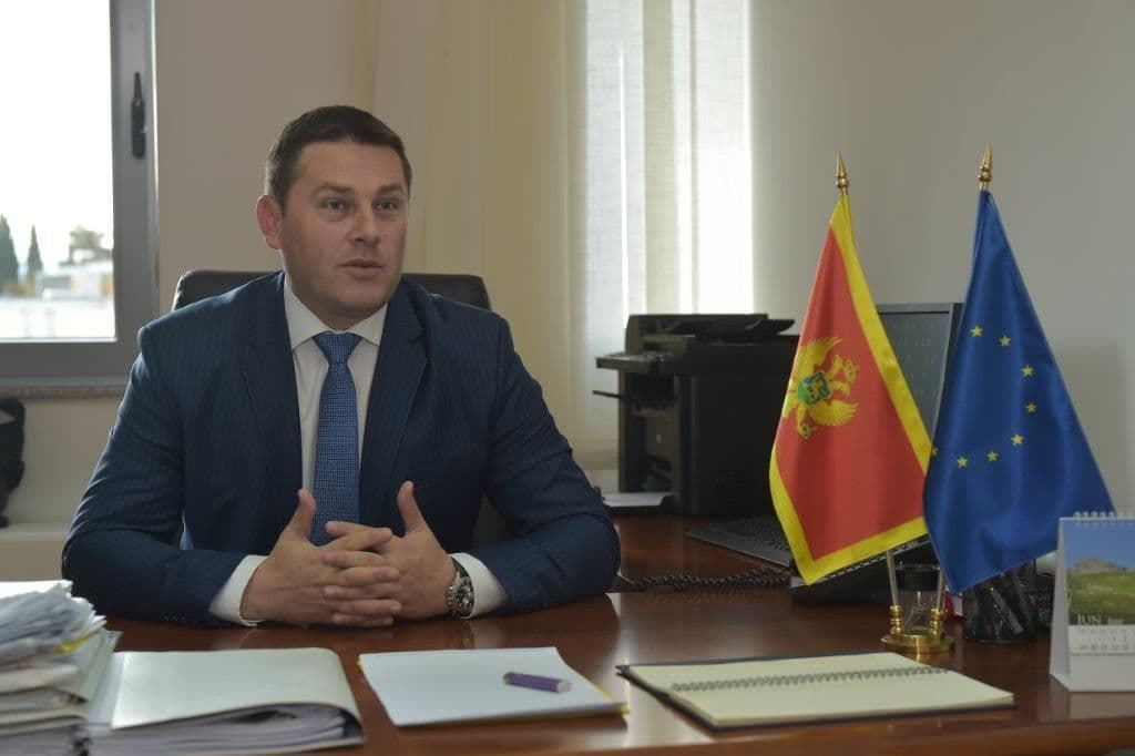 TOMIĆ: Čak 12 odsto više upisanih srednjoškolaca na treći stepen TOMIĆ: Čak 12 odsto više upisanih srednjoškolaca na treći stepen