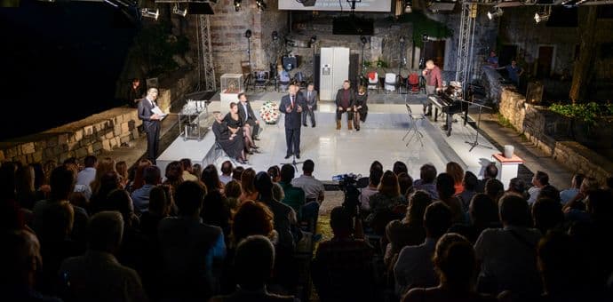 Ne tjerajte glumce iz grada, jer ćete izgubiti grad Ne tjerajte glumce iz grada, jer ćete izgubiti grad