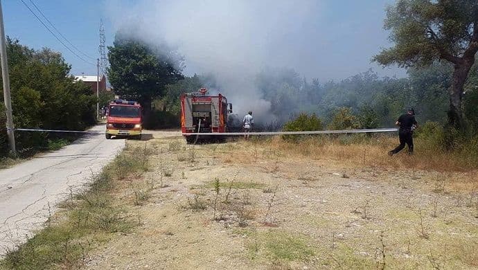 Bar: Ranjen Borović, zapaljen automobil iz kojeg je pucano Bar: Ranjen Borović, zapaljen automobil iz kojeg je pucano