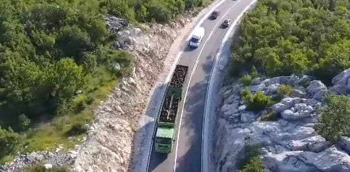 Gume s Vrtijeljke ne mogu na regionalnu deponiju u Podgorici Gume s Vrtijeljke ne mogu na regionalnu deponiju u Podgorici