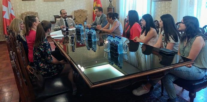 Najbolji recitatori na crnogorskom iz cijele Vojvodine posjetili Cetinje Najbolji recitatori na crnogorskom iz cijele Vojvodine posjetili Cetinje