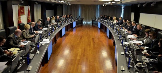 Teško vrijeme za teške rezove Teško vrijeme za teške rezove