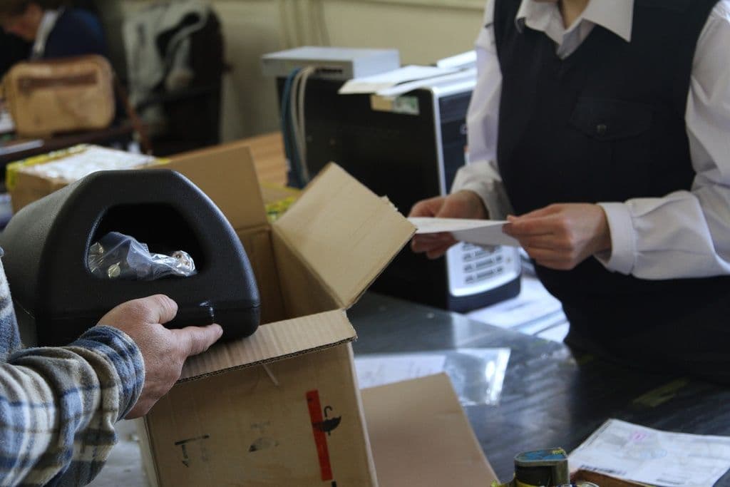 PDV se ne plaća na pošiljke iz uvoza vrijedne do 22 EUR PDV se ne plaća na pošiljke iz uvoza vrijedne do 22 EUR