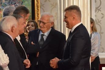 Uručena Trinaestojulska nagrada (FOTO) Uručena Trinaestojulska nagrada (FOTO)