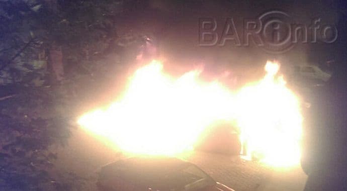 Bar: Zapaljen automobil Bar: Zapaljen automobil