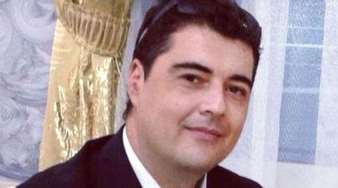 Unuk Envera Hodže osuđen na 10 godina zbog trgovine drogom Unuk Envera Hodže osuđen na 10 godina zbog trgovine drogom