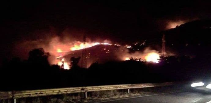 Čađenović: Požari u Podgorici su pod kontrolom, većina namjerno izazvana Čađenović: Požari u Podgorici su pod kontrolom, većina namjerno izazvana