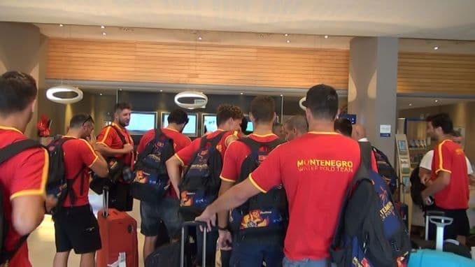 Crna Gora doputovala u Budimpeštu: ''Ajkule'' sa nestrpljenjem čekaju start Svjetskog prvenstva Crna Gora doputovala u Budimpeštu: ''Ajkule'' sa nestrpljenjem čekaju start Svjetskog prvenstva